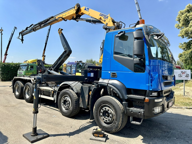 Iveco Trakker 450 8x4 HOOKLIFT + CRANE COPMA 210.2 - 5/6 F - RETARDER - RADIO - ROTATOR - EURO 5 - Крюковой мультилифт, Автоманипулятор: фото 1 Iveco Trakker 450 8x4 HOOKLIFT + CRANE COPMA 210.2 - 5/6 F - RETARDER - RADIO - ROTATOR - EURO 5 - Крюковой мультилифт, Автоманипулятор: фото 1