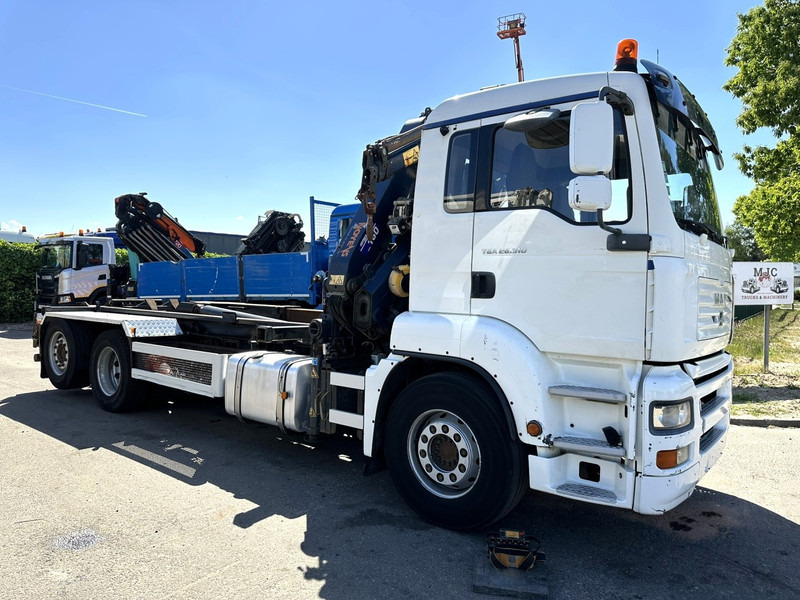 MAN TGA 26.310 6X2 HOOKLIFT + CRANE COPMA 160.4 + JIB J2 + WINCH - RADIO - LIFT + STEERING AXLE - EURO 3 - BE - Крюковой мультилифт, Автоманипулятор: фото 2 MAN TGA 26.310 6X2 HOOKLIFT + CRANE COPMA 160.4 + JIB J2 + WINCH - RADIO - LIFT + STEERING AXLE - EURO 3 - BE - Крюковой мультилифт, Автоманипулятор: фото 2
