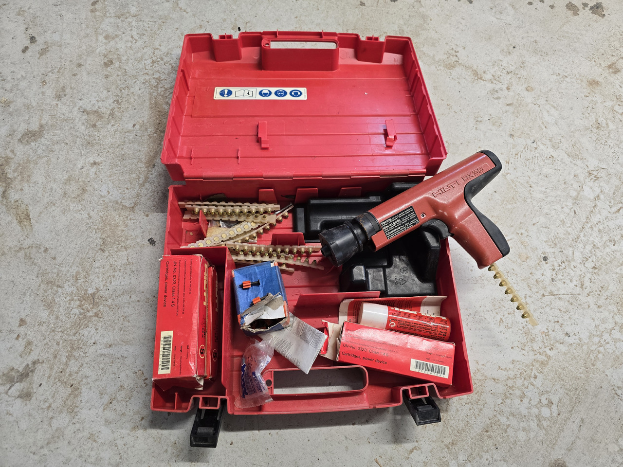 HILTI DX35 - Строительное оборудование: фото 1 HILTI DX35 - Строительное оборудование: фото 1