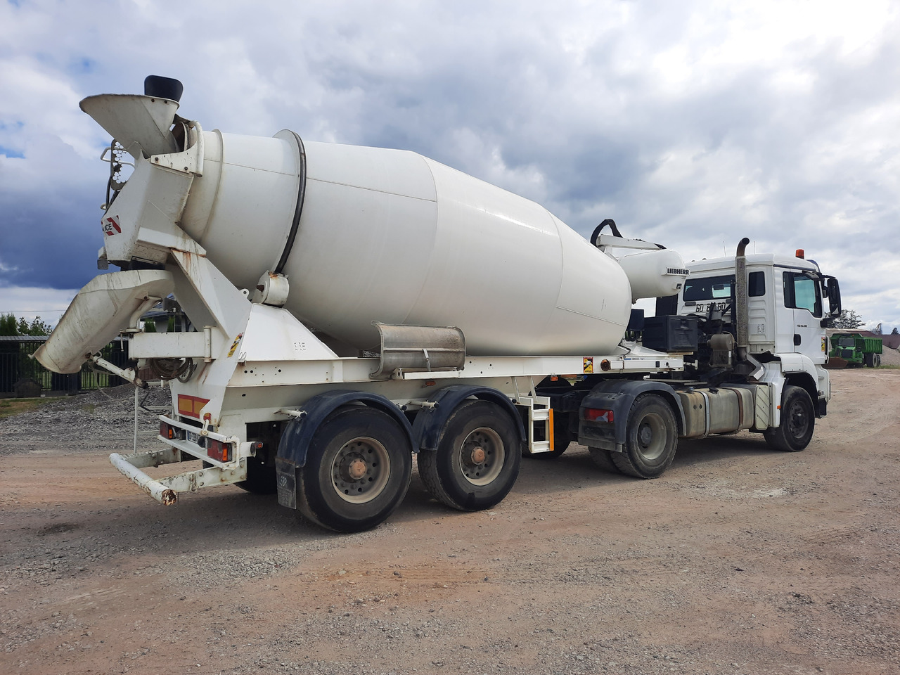 LIEBHERR 10 m3 - Автобетоносмеситель: фото 1 LIEBHERR 10 m3 - Автобетоносмеситель: фото 1