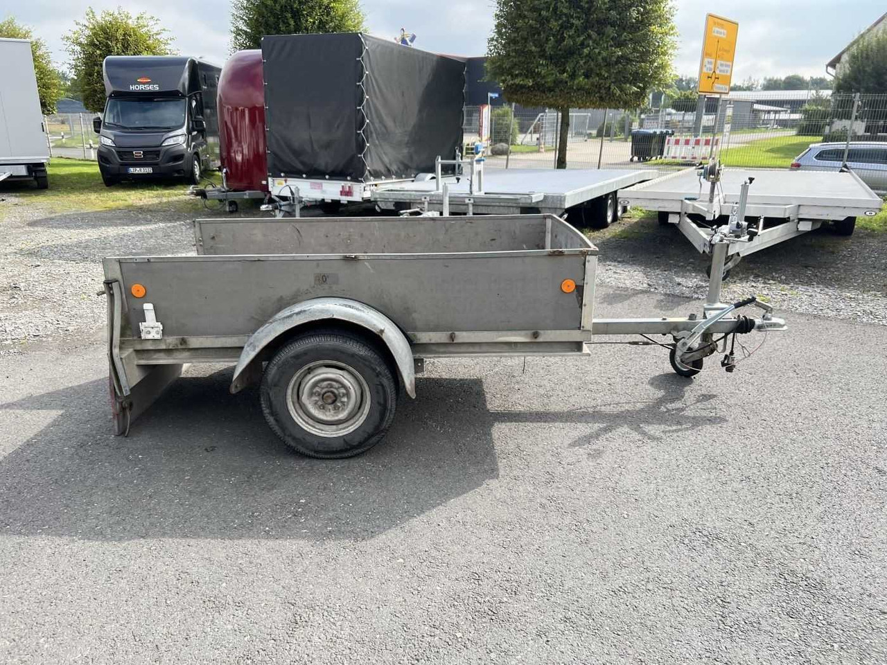 BOECKMANN HB 1 Kastenanhänger gebremst - Прицеп для легкового автомобиля: фото 1 BOECKMANN HB 1 Kastenanhänger gebremst - Прицеп для легкового автомобиля: фото 1