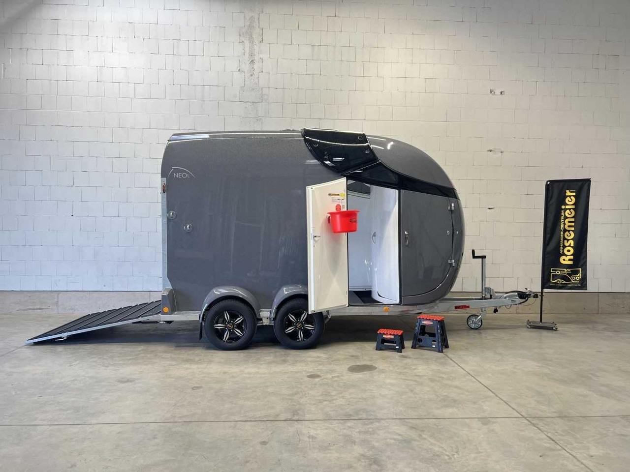 BOECKMANN Neo L SR WCF Pferdeanhänger - Прицеп-коневоз: фото 1 BOECKMANN Neo L SR WCF Pferdeanhänger - Прицеп-коневоз: фото 1