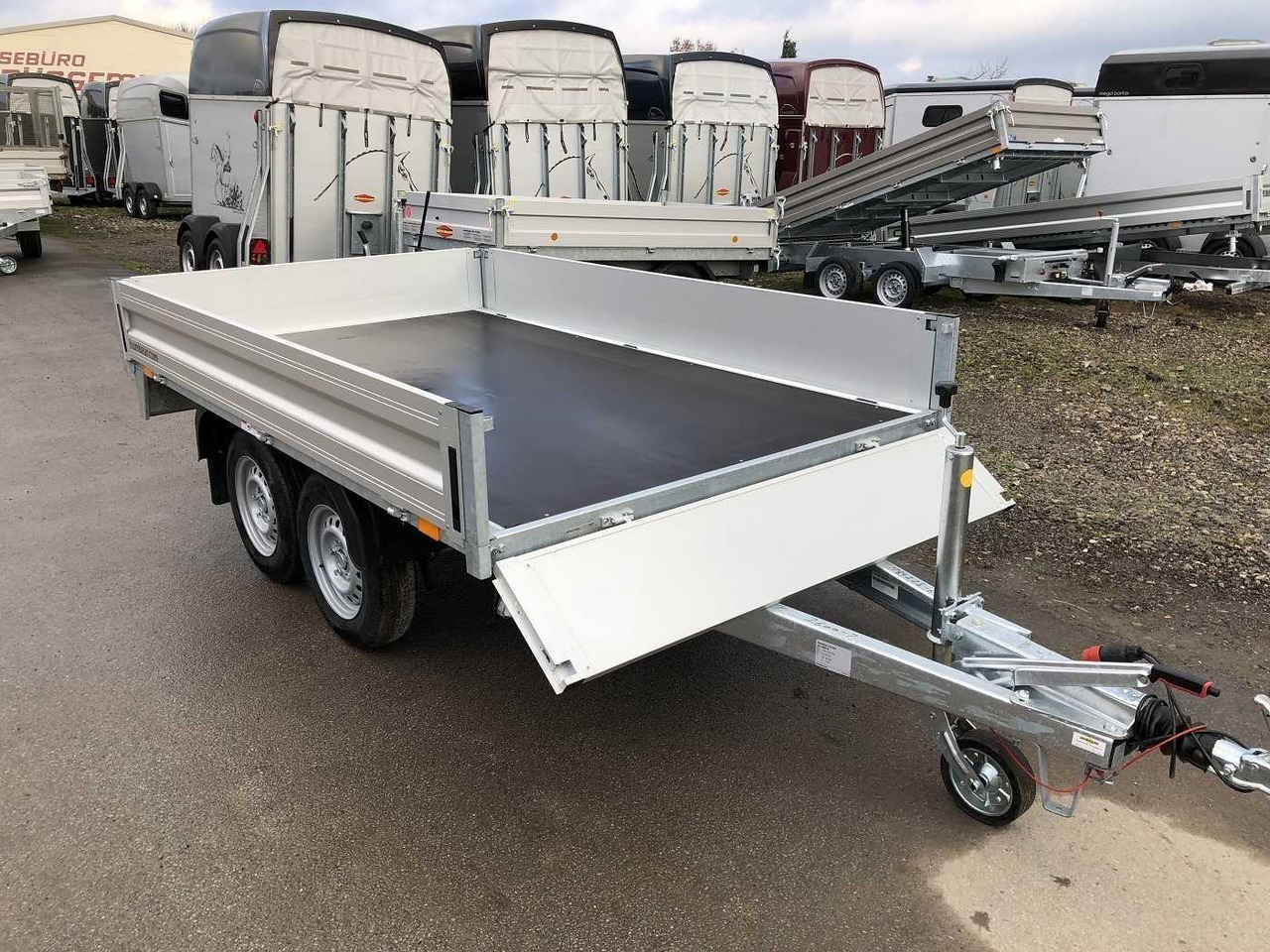 Новый Прицеп для легкового автомобиля HUMBAUR HT 202616 Hochlader: фото 1 Новый Прицеп для легкового автомобиля HUMBAUR HT 202616 Hochlader: фото 1