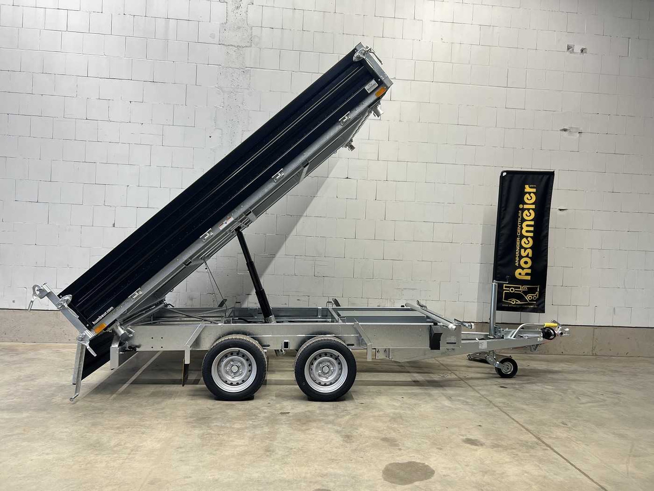 HUMBAUR HTK 3000.31 Stahl Black Dreiseitenkipper - Самосвальный прицеп: фото 1