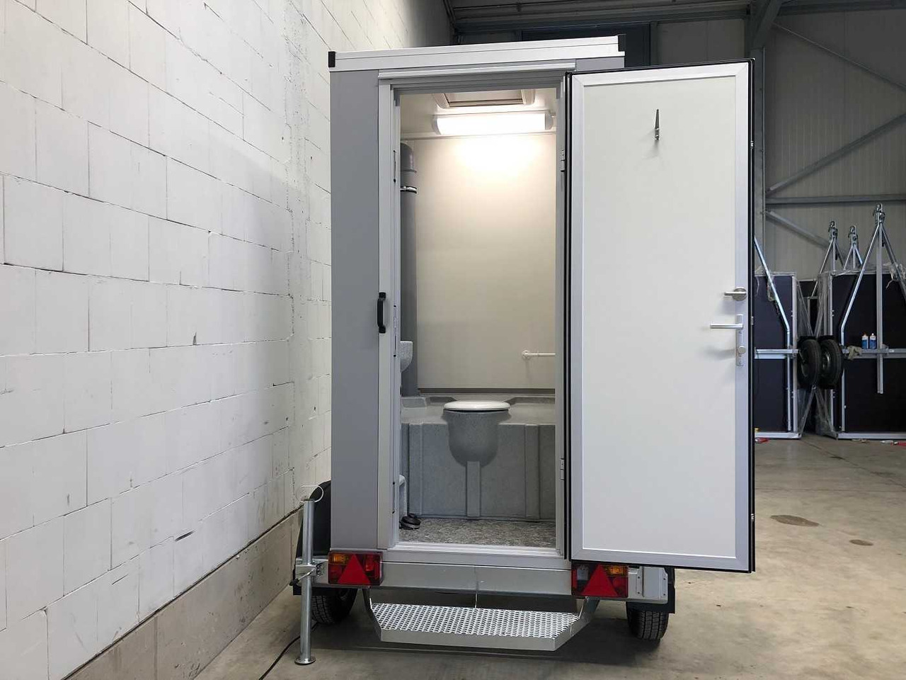 ROSEMEIER VE Baustellentoilette Comfort TU Toilettenanhänger - Прицеп: фото 1 ROSEMEIER VE Baustellentoilette Comfort TU Toilettenanhänger - Прицеп: фото 1