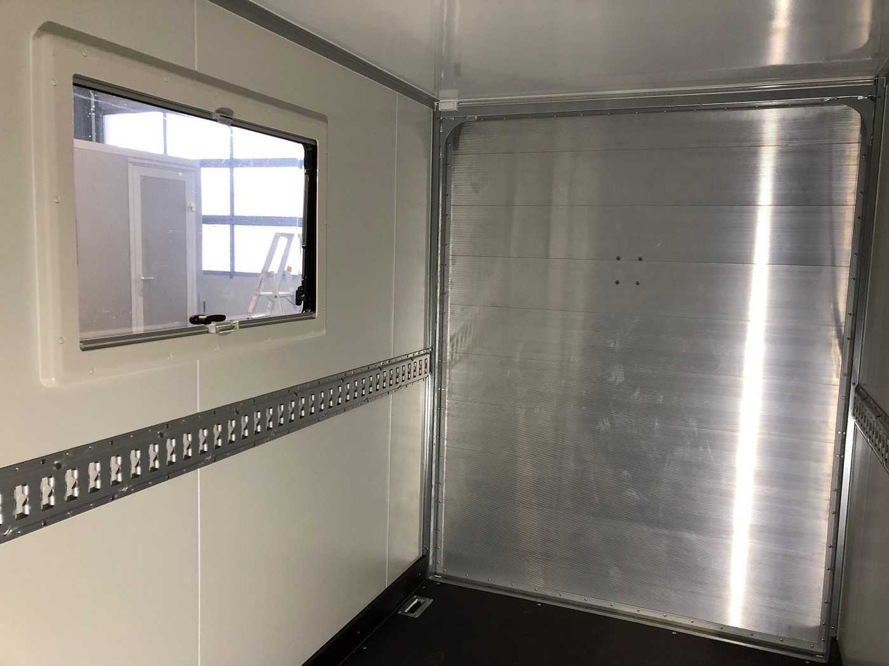 VEZEKO TK B 15.30 Rampe, Tür, Fenster Kofferanhänger в лизинг VEZEKO TK B 15.30 Rampe, Tür, Fenster Kofferanhänger: фото 6