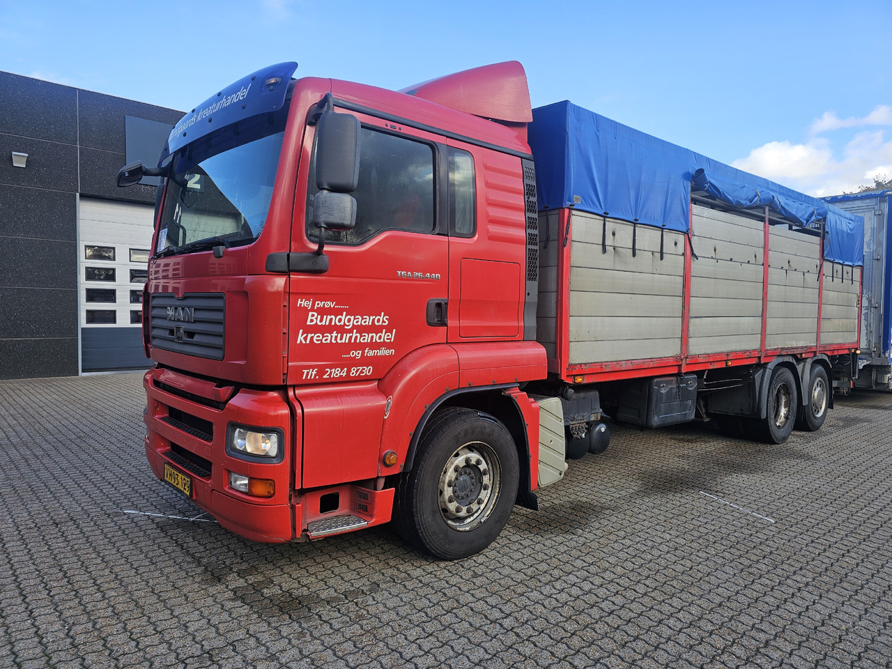 MAN TGA 26.440 - Грузовик для перевозки животных: фото 1 MAN TGA 26.440 - Грузовик для перевозки животных: фото 1