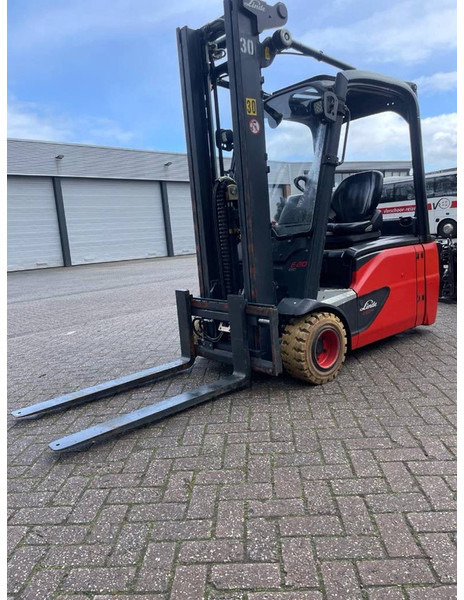 Linde E 20 - Электропогрузчик: фото 1 Linde E 20 - Электропогрузчик: фото 1