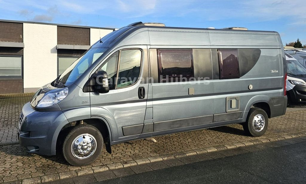 Кастенваген Adria Twin- Festbett - AHK (2500 kg) - 1. Hand: фото 1