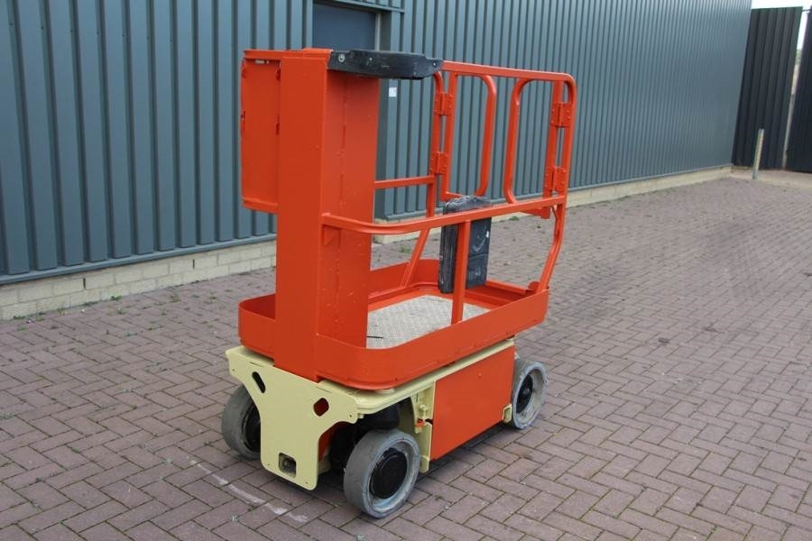JLG 1230 ES Electric, 5.6m Working height, Non Marking  - Коленчатый подъемник: фото 1
