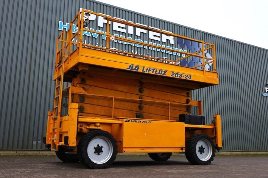 JLG 203-24 Diesel, 4x4 Drive, 22.3m Working Height, 75 - Ножничный подъемник: фото 1 JLG 203-24 Diesel, 4x4 Drive, 22.3m Working Height, 75 - Ножничный подъемник: фото 1