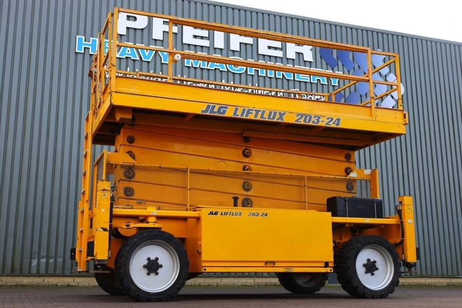 JLG 203-24 Diesel, 4x4 Drive, 22.3m Working Height, 75 - Ножничный подъемник: фото 1 JLG 203-24 Diesel, 4x4 Drive, 22.3m Working Height, 75 - Ножничный подъемник: фото 1