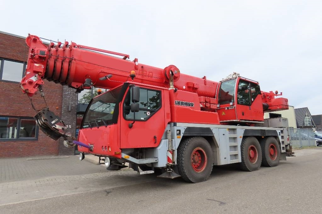 Liebherr LTM 1055-3.2 - Вседорожный кран: фото 1 Liebherr LTM 1055-3.2 - Вседорожный кран: фото 1