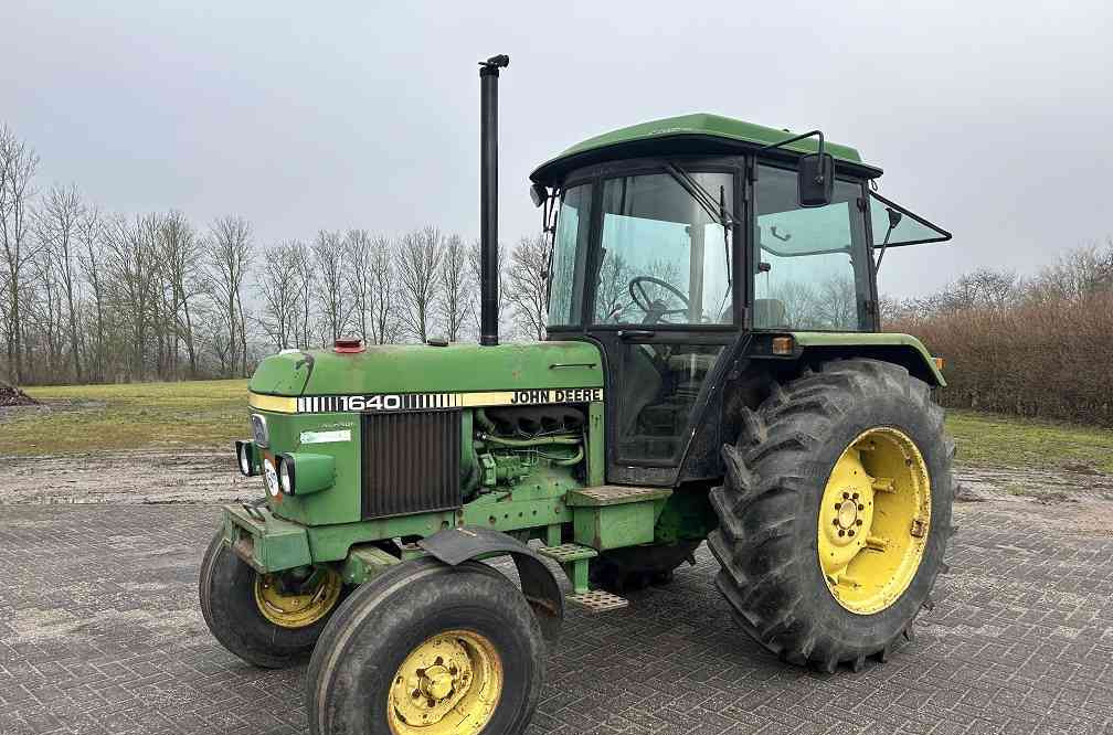 John Deere 1640 sg2, zijschakeling - Трактор: фото 1 John Deere 1640 sg2, zijschakeling - Трактор: фото 1