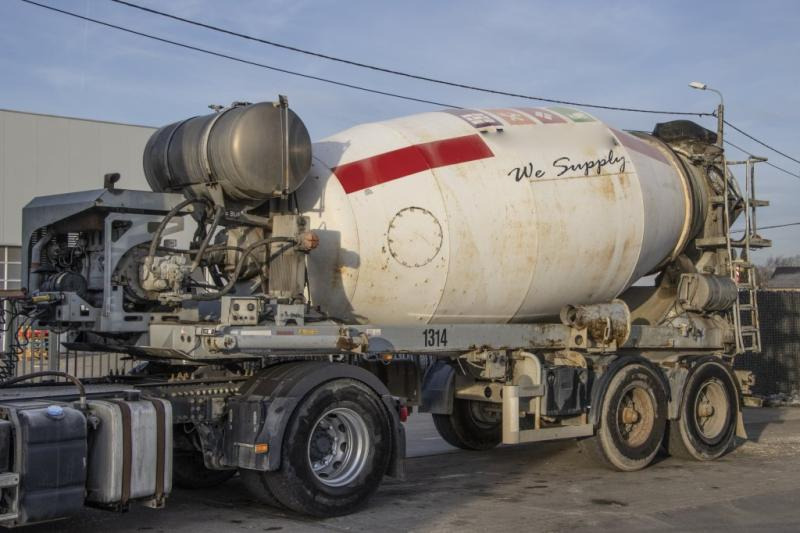 DE BUF BETON MIXER/MALAXEUR/MISCHER 10m3+MOTOR/MOTEUR - Полуприцеп бетоносмеситель: фото 1