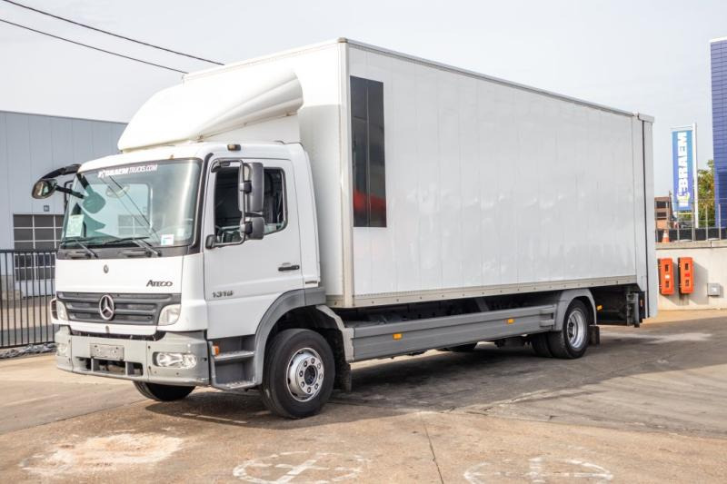 Mercedes ATEGO 1318 L - VERHUISLIFT - Грузовик с закрытым кузовом: фото 1