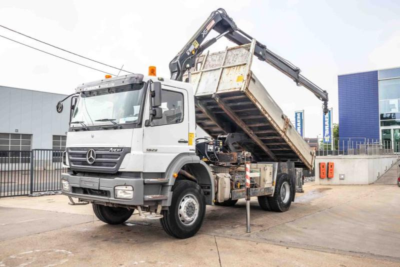 Mercedes AXOR 1829 K - Самосвал, Автоманипулятор: фото 1 Mercedes AXOR 1829 K - Самосвал, Автоманипулятор: фото 1