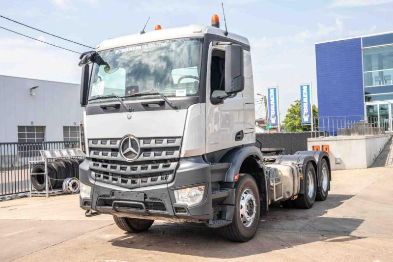 Mercedes AROCS 2645 BLS-6X4 - Тягач: фото 1