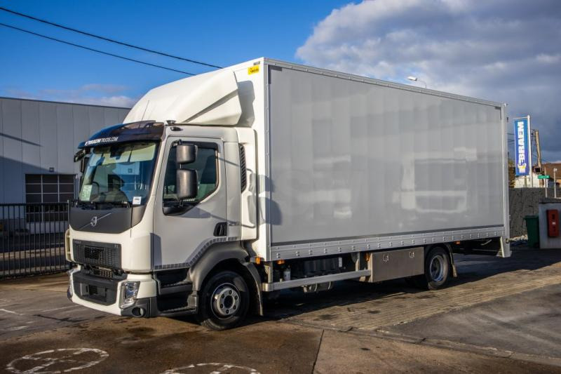 Volvo FL 210 (12T)- 36 000 KM - Грузовик с закрытым кузовом: фото 1 Volvo FL 210 (12T)- 36 000 KM - Грузовик с закрытым кузовом: фото 1