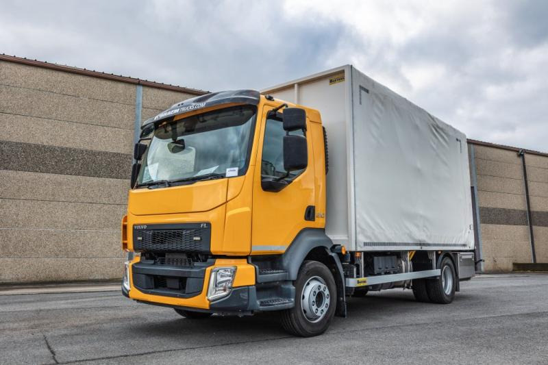Volvo FL 210+PK 7001 K - 6340 Km's - Тентованный грузовик, Автоманипулятор: фото 1 Volvo FL 210+PK 7001 K - 6340 Km's - Тентованный грузовик, Автоманипулятор: фото 1