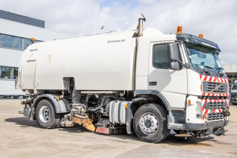 Volvo FM 340 - BUCHER SCHÖRLING 8000 - Подметально-уборочная машина: фото 3 Volvo FM 340 - BUCHER SCHÖRLING 8000 - Подметально-уборочная машина: фото 3