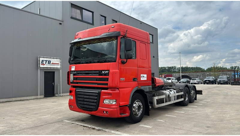 DAF 105 XF 460 Space Cab (8 ROUES / 8 TIRES / 6X2) - Грузовик-шасси: фото 1 DAF 105 XF 460 Space Cab (8 ROUES / 8 TIRES / 6X2) - Грузовик-шасси: фото 1