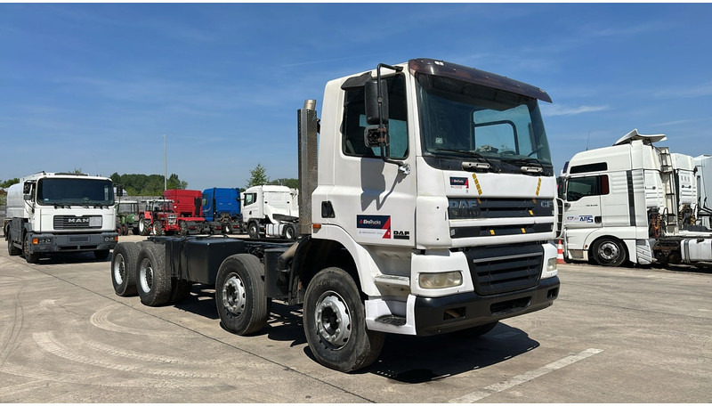 DAF 85 CF 430 (EURO 3 / MANUAL GEARBOX / BOITE MANUELLE / BIG HUB / 8X4 / STEEL SUSP. / LAMES) - Грузовик-шасси: фото 5 DAF 85 CF 430 (EURO 3 / MANUAL GEARBOX / BOITE MANUELLE / BIG HUB / 8X4 / STEEL SUSP. / LAMES) - Грузовик-шасси: фото 5
