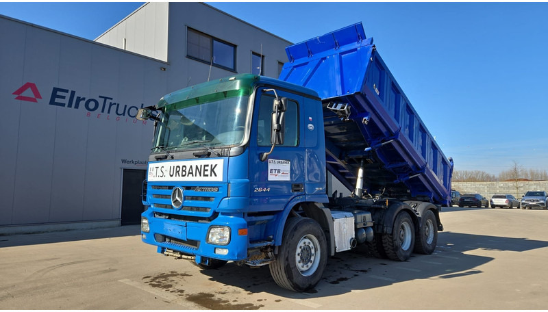 Mercedes-Benz Actros 2644 (MP2 / 6X4 / EPS / 3 PEDALES / PARFAIT ETAT / LAMES / GRAND PONT) - Самосвал: фото 1 Mercedes-Benz Actros 2644 (MP2 / 6X4 / EPS / 3 PEDALES / PARFAIT ETAT / LAMES / GRAND PONT) - Самосвал: фото 1
