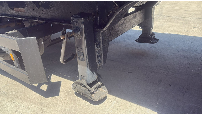 Schmitz Cargobull SPR 27 (SAF AXLES / DISC BRAKES) - Полуприцеп бортовой/ Платформа: фото 5 Schmitz Cargobull SPR 27 (SAF AXLES / DISC BRAKES) - Полуприцеп бортовой/ Платформа: фото 5