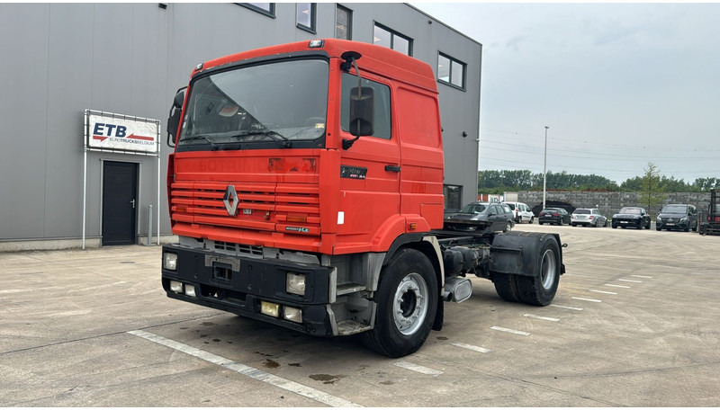 Renault G 340 Manager (GRAND PONT / POMPE MANUELLE / PARFAIT ETAT) - Тягач: фото 1 Renault G 340 Manager (GRAND PONT / POMPE MANUELLE / PARFAIT ETAT) - Тягач: фото 1