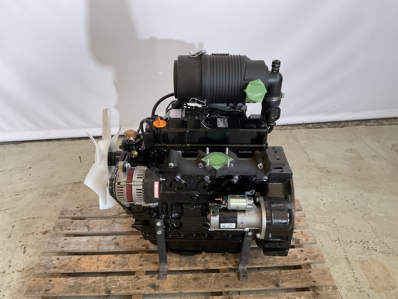 Yanmar 4TNV88 - Двигатель: фото 2 Yanmar 4TNV88 - Двигатель: фото 2