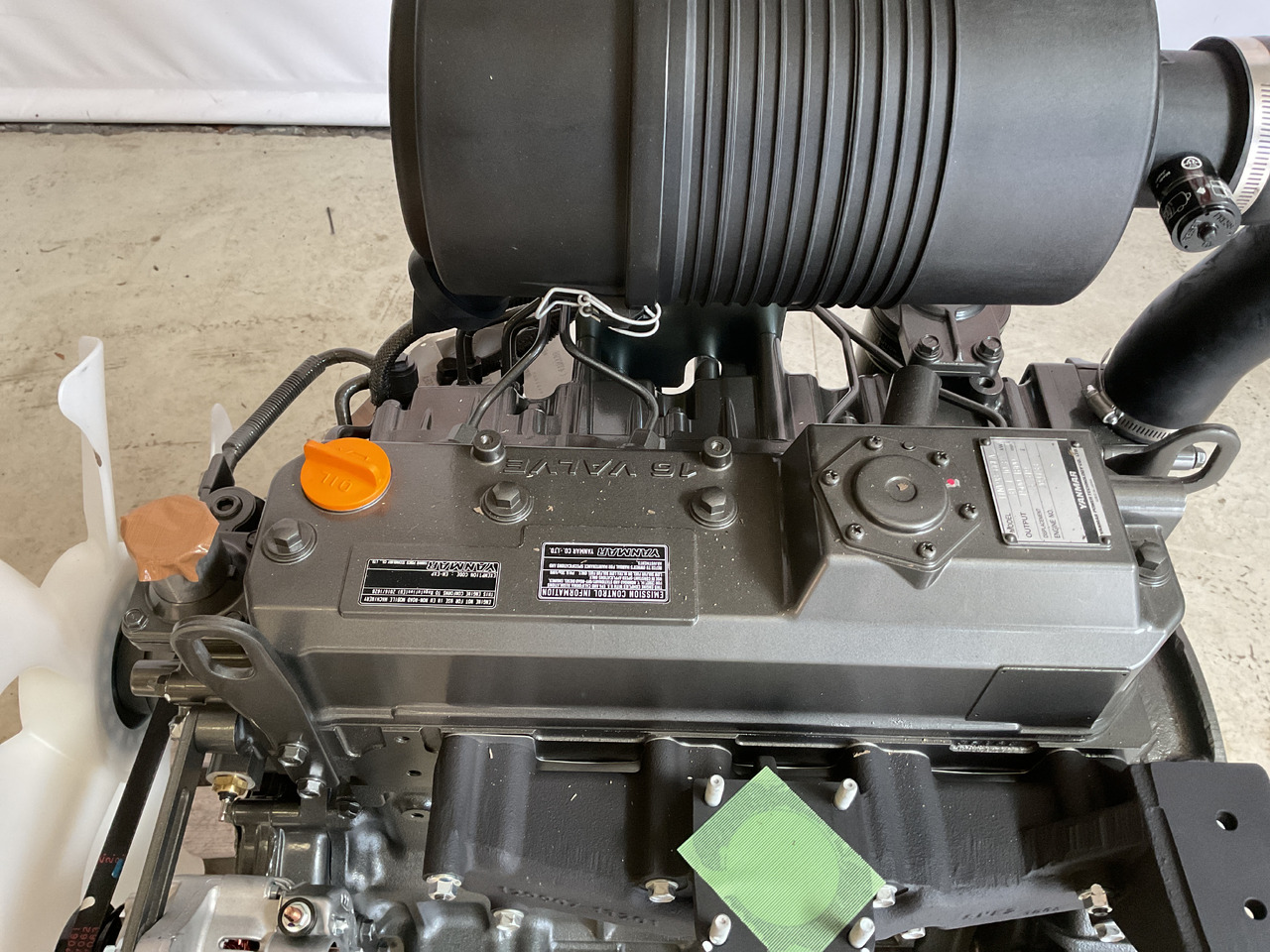 Yanmar 4TNV98 - Двигатель: фото 3 Yanmar 4TNV98 - Двигатель: фото 3