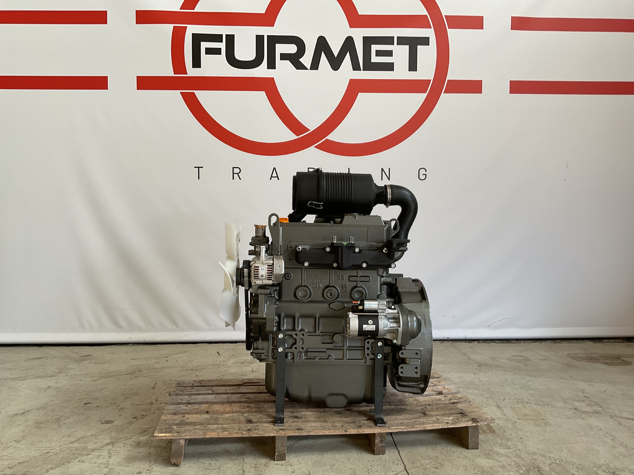 Yanmar 4TNV98 - Двигатель: фото 1 Yanmar 4TNV98 - Двигатель: фото 1