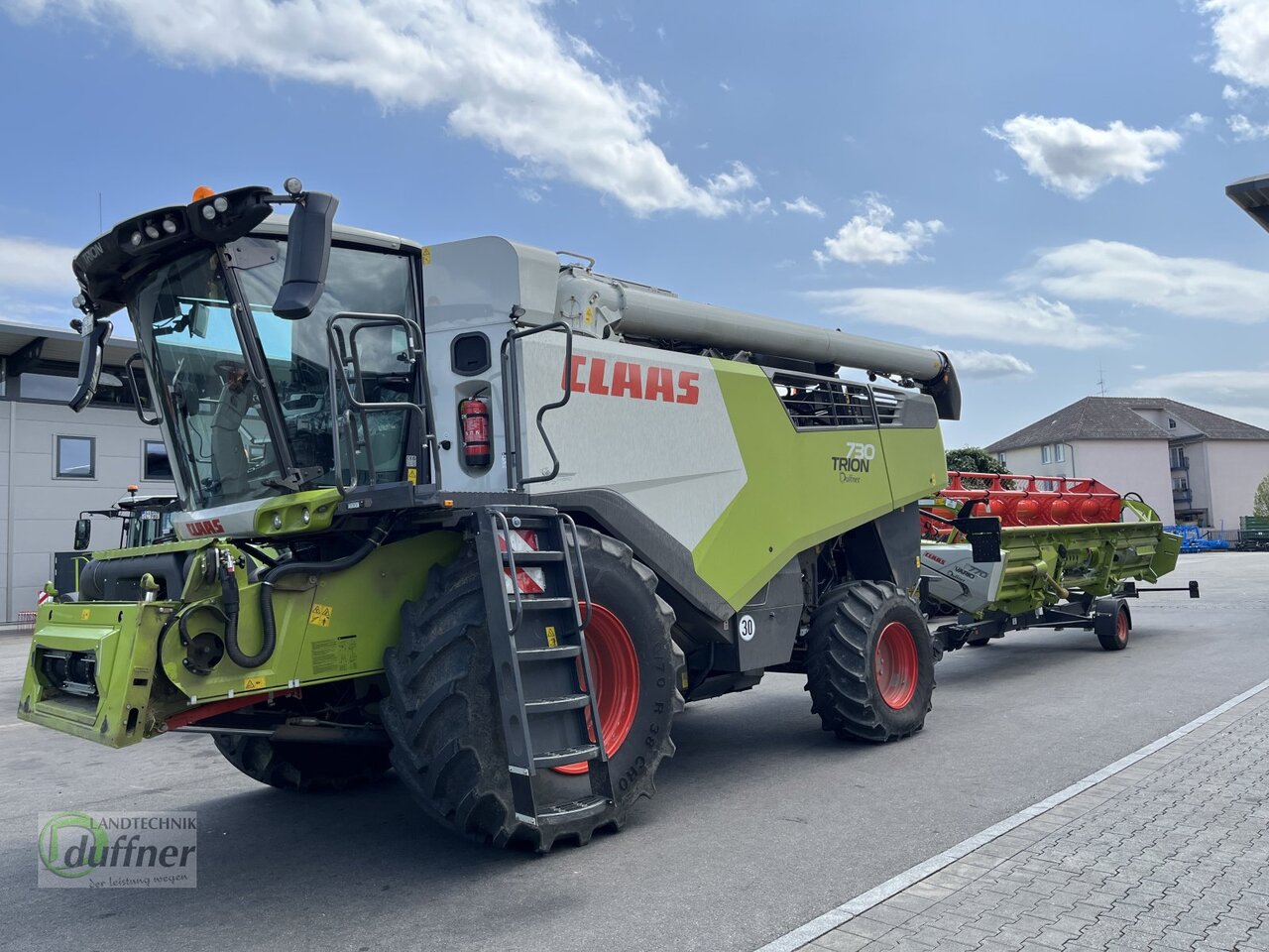 CLAAS Trion 730 - Зерноуборочный комбайн: фото 1 CLAAS Trion 730 - Зерноуборочный комбайн: фото 1