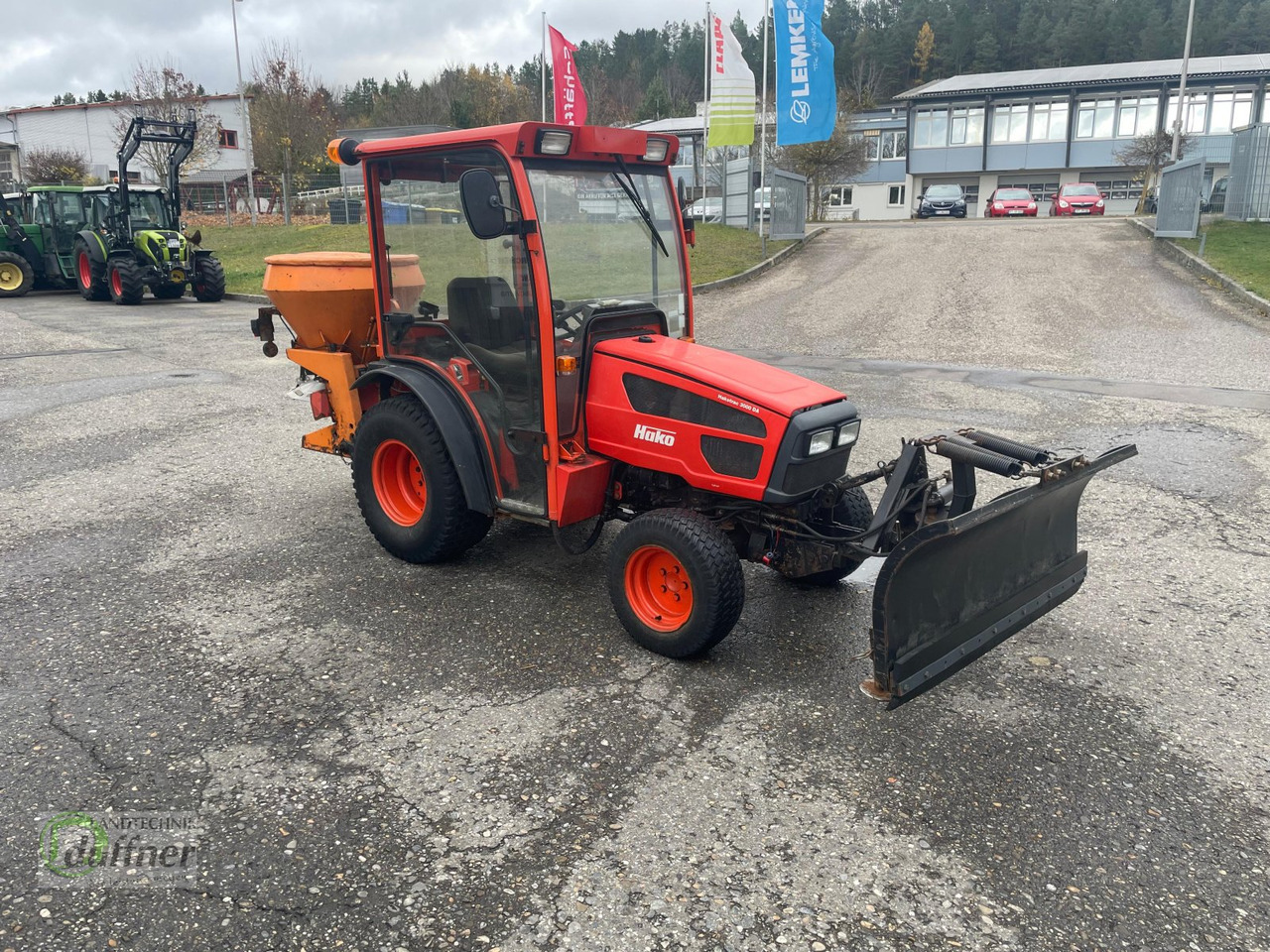 Hako Hakotrac 3000 DA - Коммунальный трактор: фото 1 Hako Hakotrac 3000 DA - Коммунальный трактор: фото 1