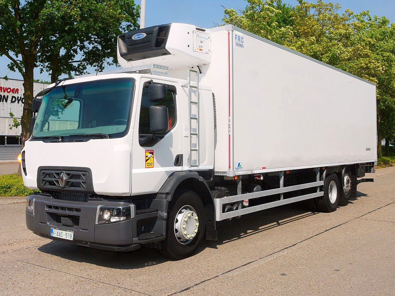 Renault D 26.320 6x2 KUHLKOFFER CARRIER SUPRA 850 XL CAB - Рефрижератор: фото 2 Renault D 26.320 6x2 KUHLKOFFER CARRIER SUPRA 850 XL CAB - Рефрижератор: фото 2