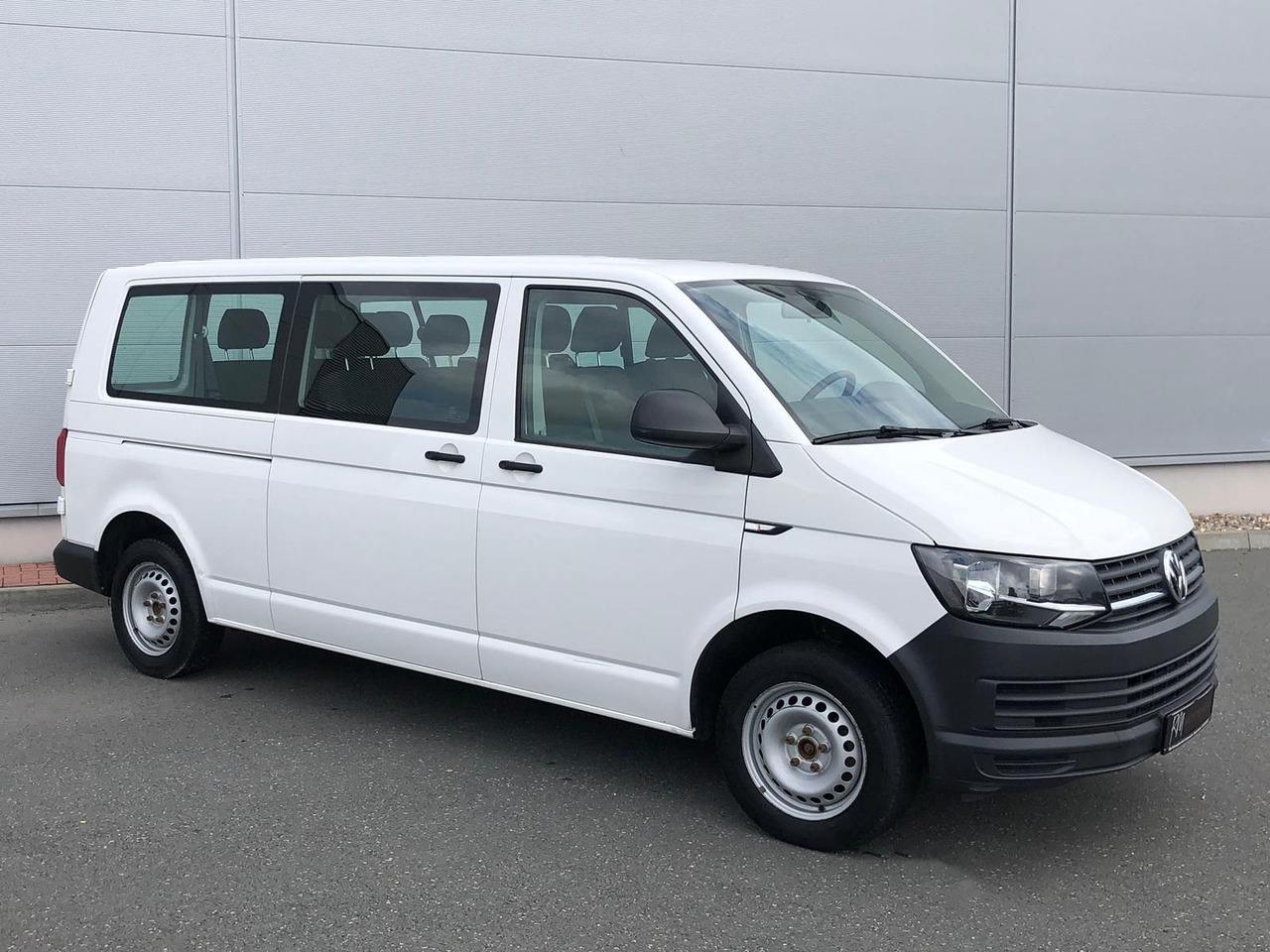 Volkswagen T6 Transporter 2.0 TDI Kombi lang 9-SITZE TEMP - Микроавтобус, Пассажирский фургон: фото 2 Volkswagen T6 Transporter 2.0 TDI Kombi lang 9-SITZE TEMP - Микроавтобус, Пассажирский фургон: фото 2