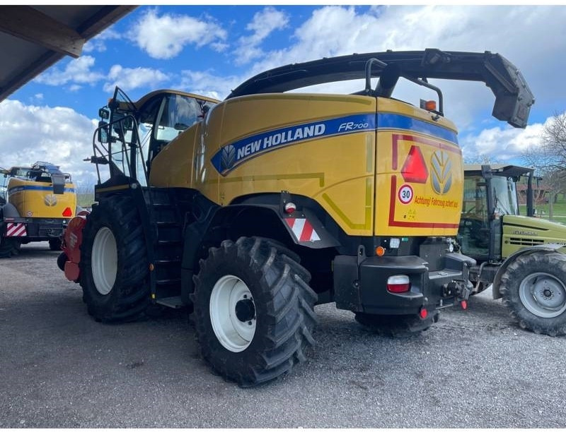 New Holland FR 700 - Кормоуборочный комбайн: фото 4 New Holland FR 700 - Кормоуборочный комбайн: фото 4