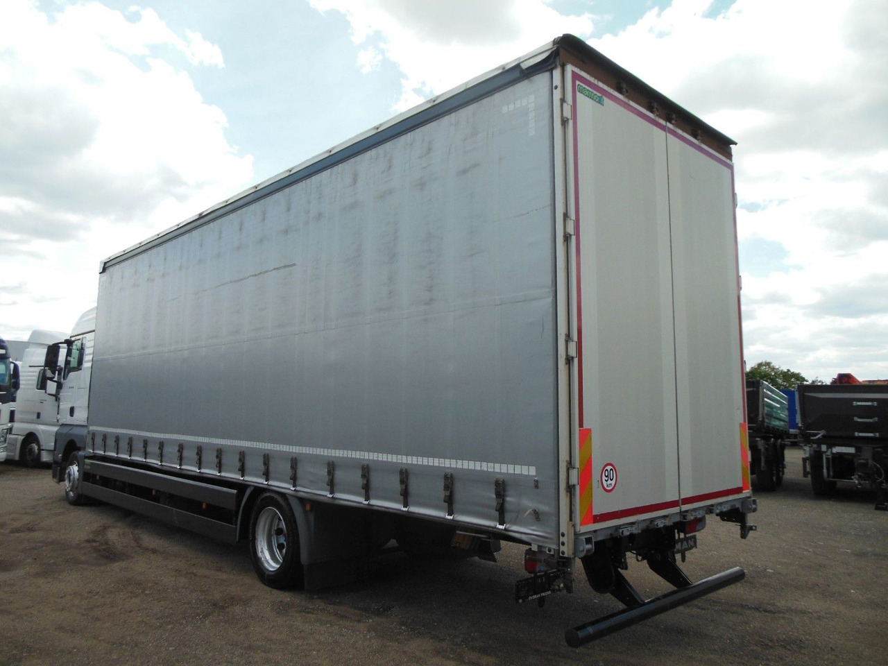 MAN TGX 18.460, XLX, VOLL LUFT, PRITSCHE 9,2M, TOP!! - Тентованный грузовик: фото 4 MAN TGX 18.460, XLX, VOLL LUFT, PRITSCHE 9,2M, TOP!! - Тентованный грузовик: фото 4