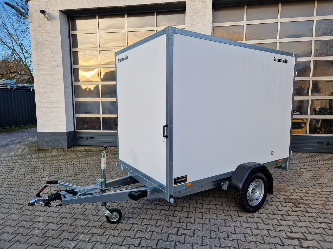 Brenderup Cargo Dynamic CD260 BD 260x150x185cm Hecktüren Wabenwände (S) 1300kg - Прицеп-фургон: фото 1