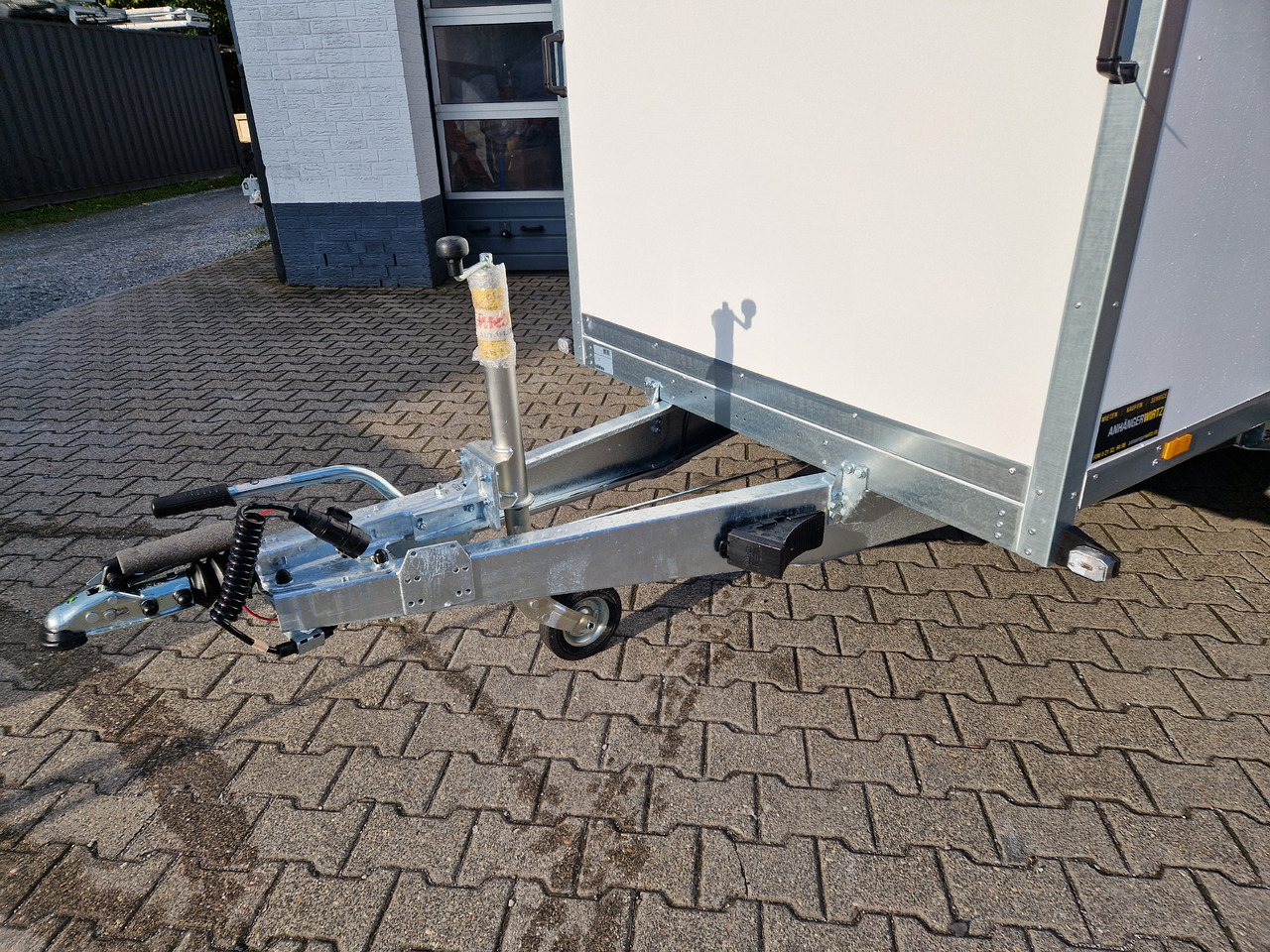 Brenderup Cargo Dynamic CD350 TB R 350x155x185cm Heckrampe Wabenwände (L) 2500kg - Прицеп-фургон: фото 1
