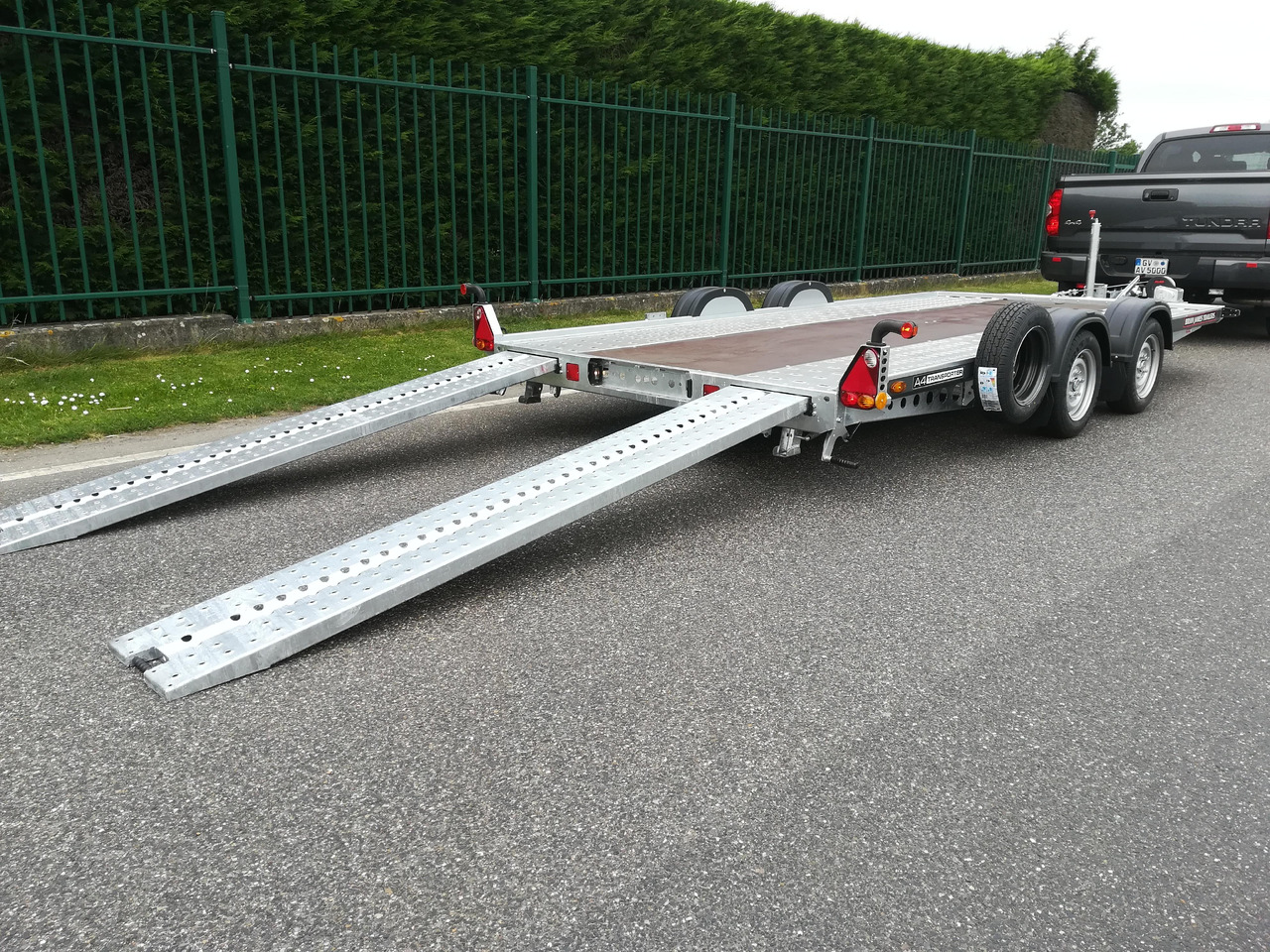 Brian James A4 Transporter 500x200cm greyline X Rampen 240cm 3000kg Modell 2023 - Прицеп-автовоз: фото 1
