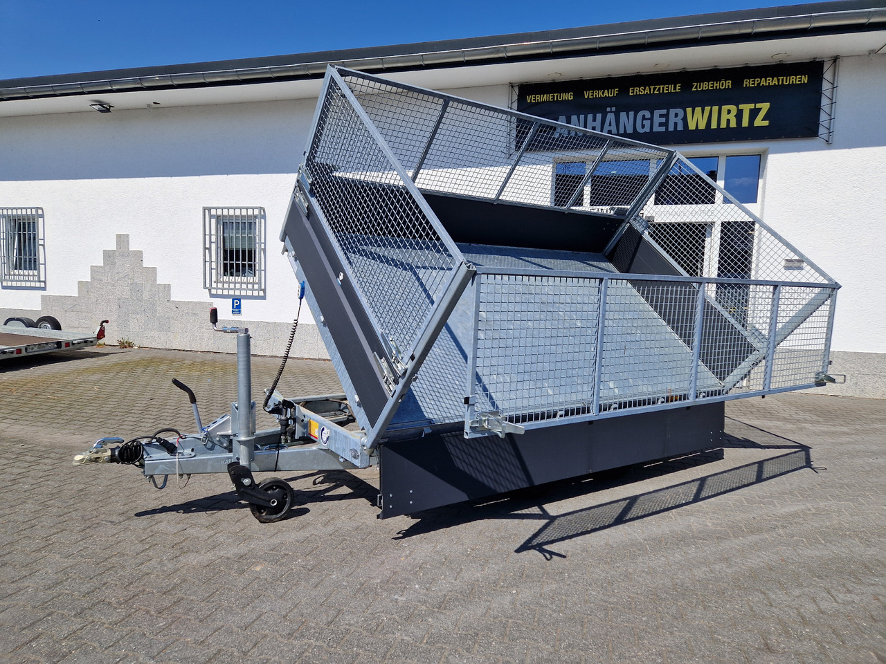 COBALT+ 335x180x40cm black +40cm hohe Aluwände Rampen Stützen Laubgitter 70cm Parabel 3500kg - Самосвальный прицеп: фото 1 COBALT+ 335x180x40cm black +40cm hohe Aluwände Rampen Stützen Laubgitter 70cm Parabel 3500kg - Самосвальный прицеп: фото 1