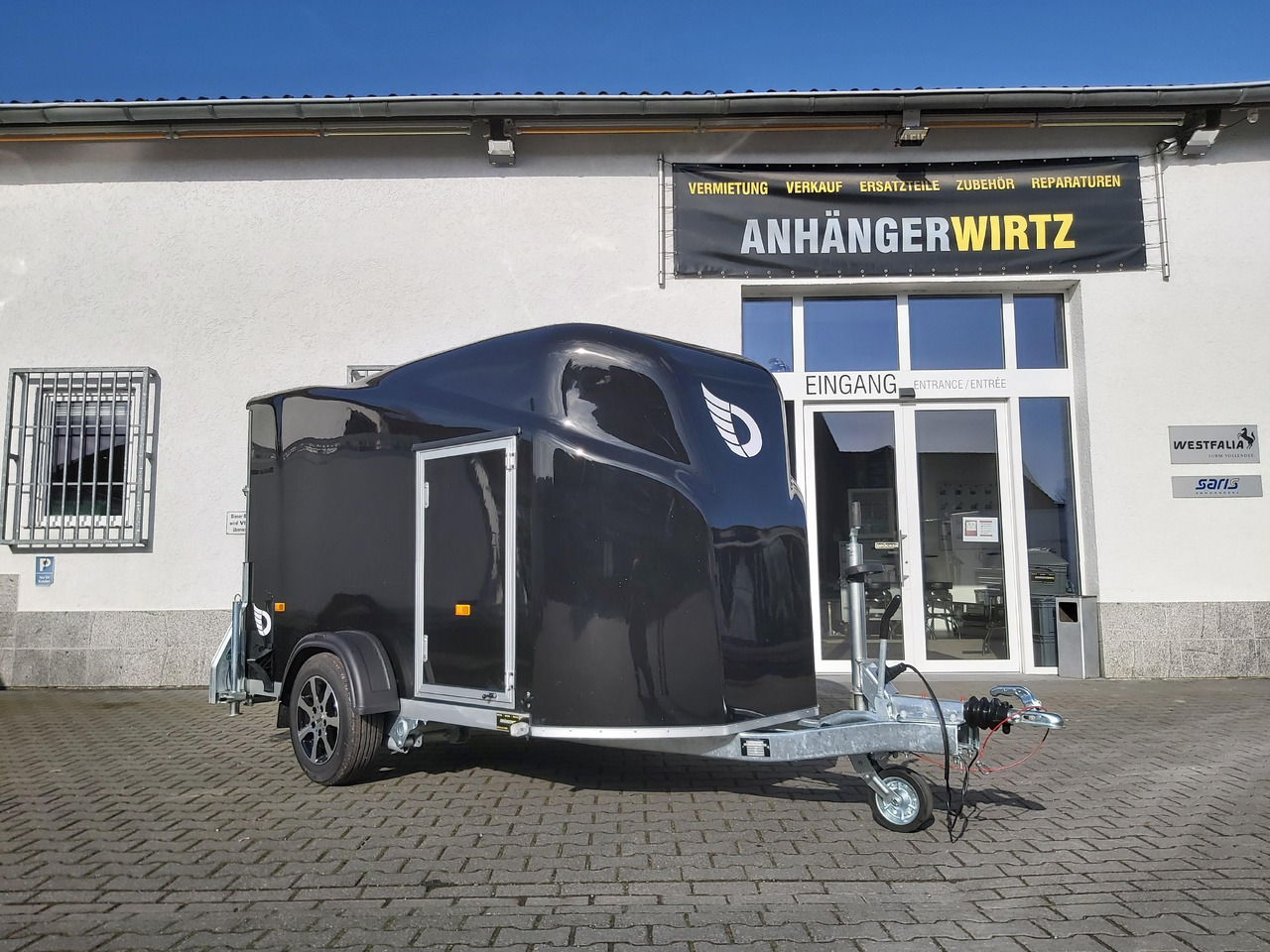 Прицеп-фургон Debon Cargo 1300 300x152x168cm black Seitentür Alufelgen darkl Pullman II 100km/H 1300kg Modell 24: фото 1 Прицеп-фургон Debon Cargo 1300 300x152x168cm black Seitentür Alufelgen darkl Pullman II 100km/H 1300kg Modell 24: фото 1
