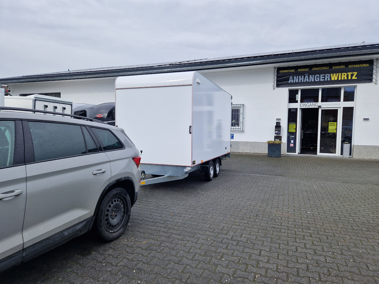 Hochlader Koffer TFSP 420T.00 420x200x210cm aero Zurrsystem IL 13" (XL) 100km/H 2700kg - Прицеп-фургон: фото 1 Hochlader Koffer TFSP 420T.00 420x200x210cm aero Zurrsystem IL 13" (XL) 100km/H 2700kg - Прицеп-фургон: фото 1