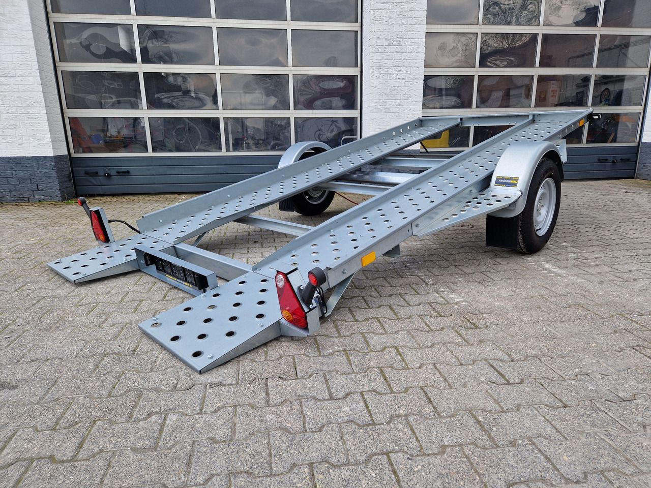 Kleinfahrzeug Transporter easyload Daytona 1800 362x180cm 1800kg - Прицеп для легкового автомобиля: фото 1