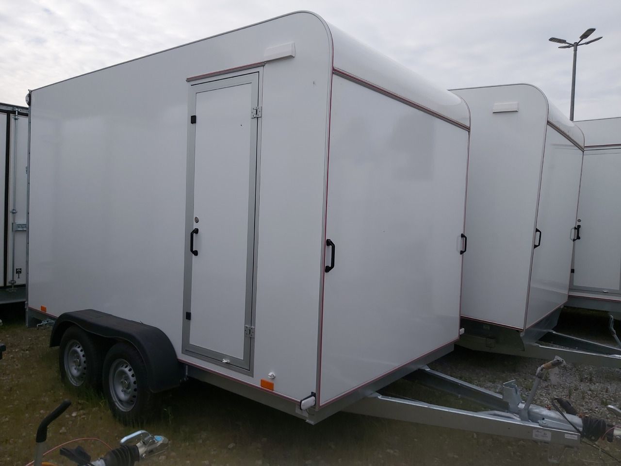 Koffer TFS 360T.01 2700 360x200x210cm aero Heckrampe Seitentür Zurrsystem (L) 100km/H 2700kg - Прицеп-фургон: фото 1