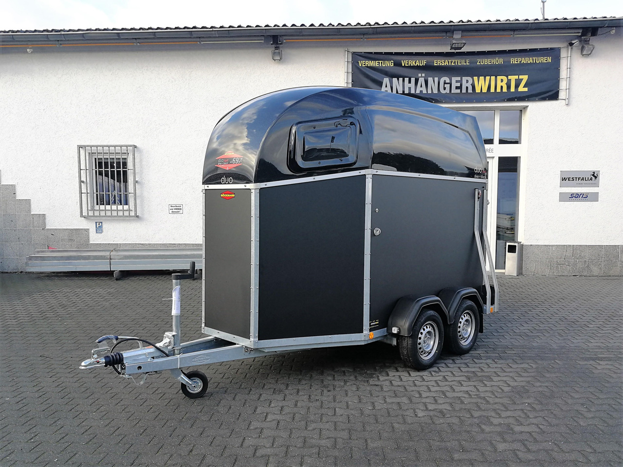 Pferdeanhänger Böckmann DUO Esprit silver black Haube schwarz 2400kg Modell 2024 - Прицеп-коневоз: фото 1