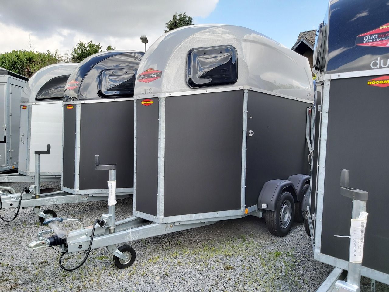Pferdeanhänger Böckmann UNO Esprit silver & black Haube silbern 1600kg Modell 2023 - Прицеп-коневоз: фото 1