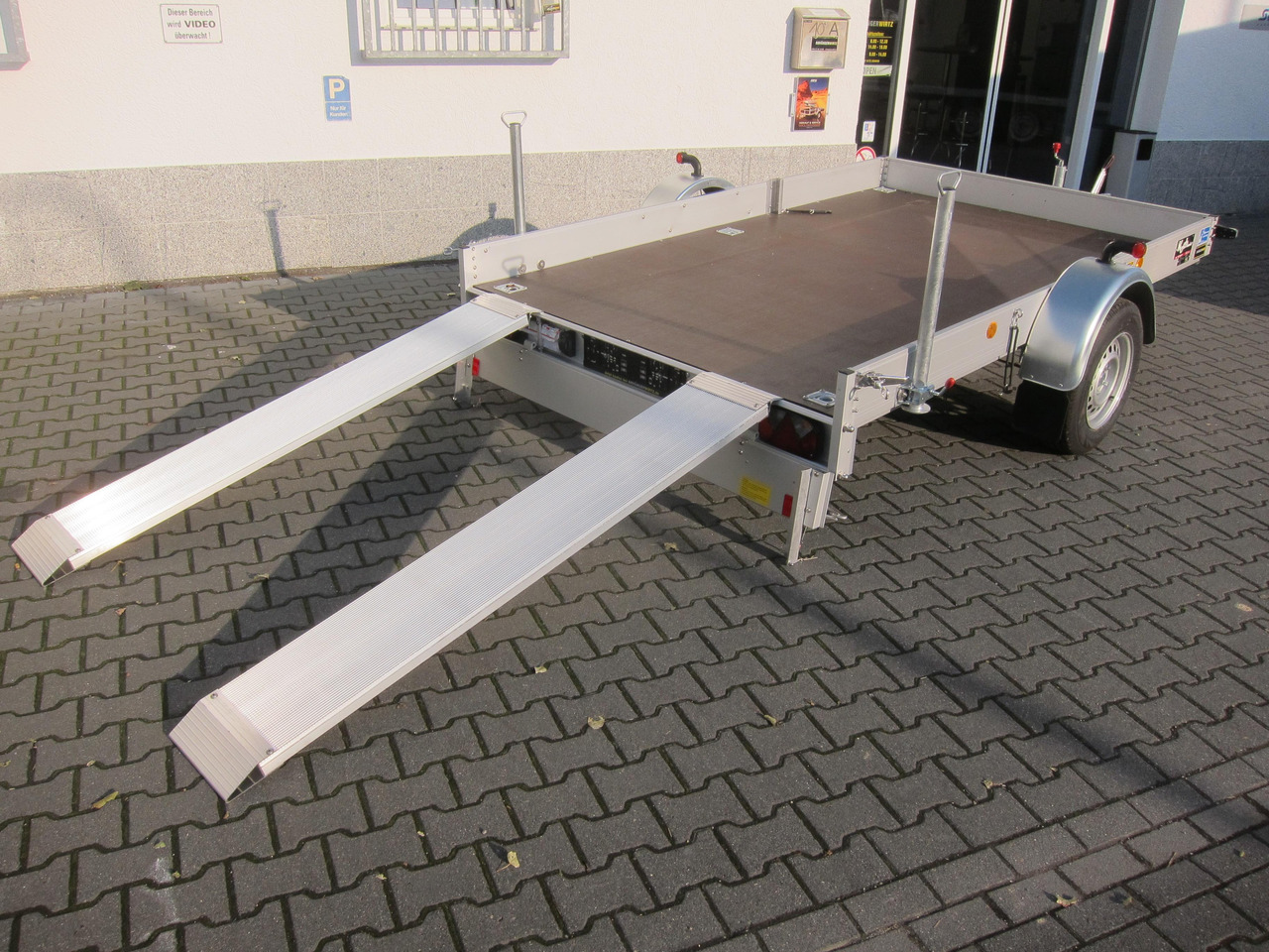 Smart Kleinwagen Transport Anhänger Koch Aluline 300x185x20cm 1500kg 100 km/H - Прицеп для спецтехники: фото 1 Smart Kleinwagen Transport Anhänger Koch Aluline 300x185x20cm 1500kg 100 km/H - Прицеп для спецтехники: фото 1